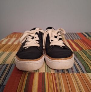 Tom's Women's Black Leather Sneakers with Ivory Laces Size 8